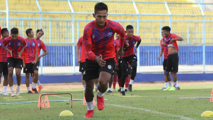 Kapten Tim Arema Beber Kisah Hidup untuk si Kembar