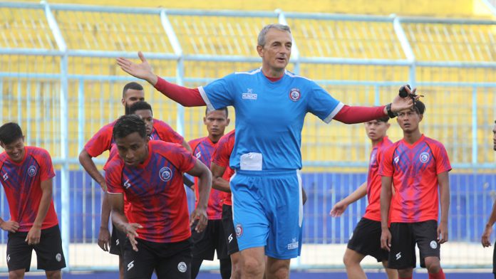 Milan Petrovic dan Milomir Seslija Diisukan Kembali ke Arema
