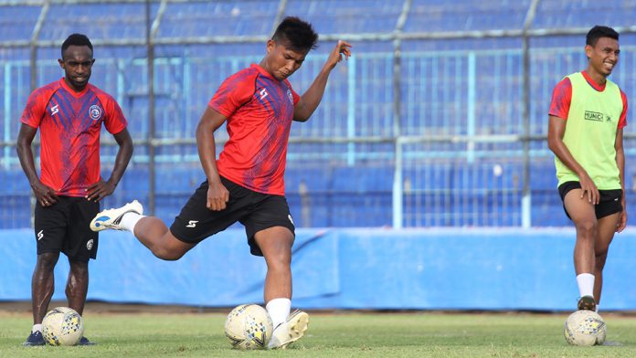 Arema Mencari Pengganti Ahmad Nur Hardianto