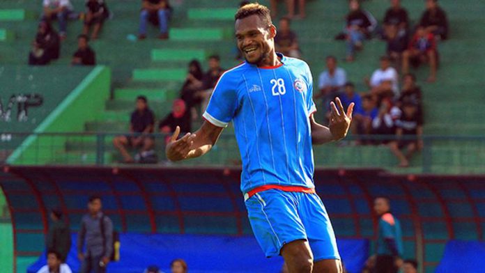 Arema Belum Putuskan Nasib Israel Wamiau