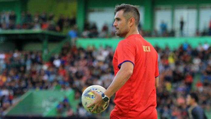 Felipe Americo Bahas Kemungkinan Arema Tambah Kiper