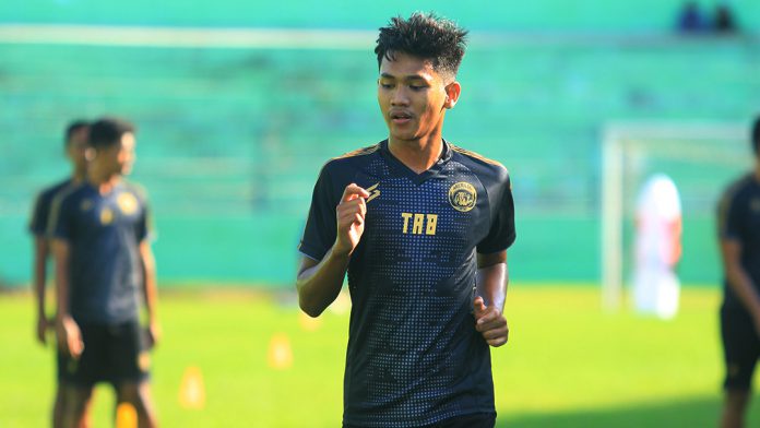 Titan Agung Banjir Tawaran Tinggalkan Arema