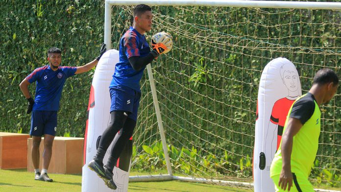 Cerita Kesuksesan Arema Datangkan Teguh Amiruddin