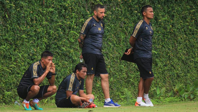 Tim Pelatih Arema Diminta Tunda Lagi Rencana Latihan