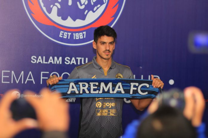 Matias Malvino Ingin Perbaiki Catatan Kebobolan Arema