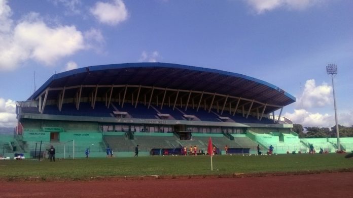 Arema Menggelar Laga Minim Animo Suporter di Stadion Gajayana