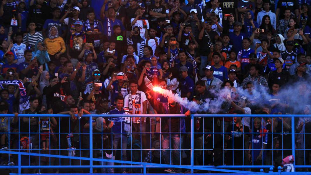Kick Off Arema vs Persib Resmi Pindah Jam - Wearemania