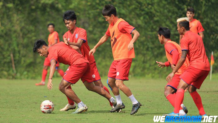 Perhatian Mario Gomez Tertuju pada Dua Penyerang Asing Persib