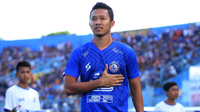 Dendi Santoso Pemegang Rekor Pemain Terlama di Arema