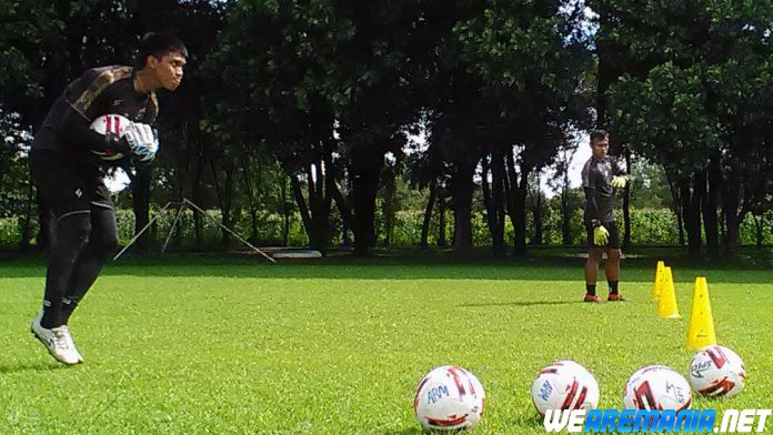 Kurnia Meiga KW Ikut Latihan Arema Pagi Ini