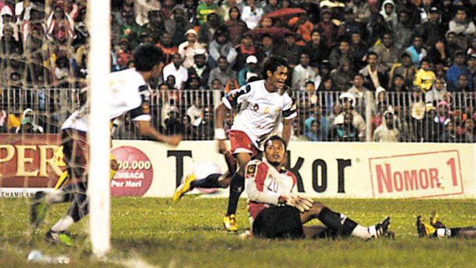 Rekor Kemenangan Pertama Arema di Tanah Papua