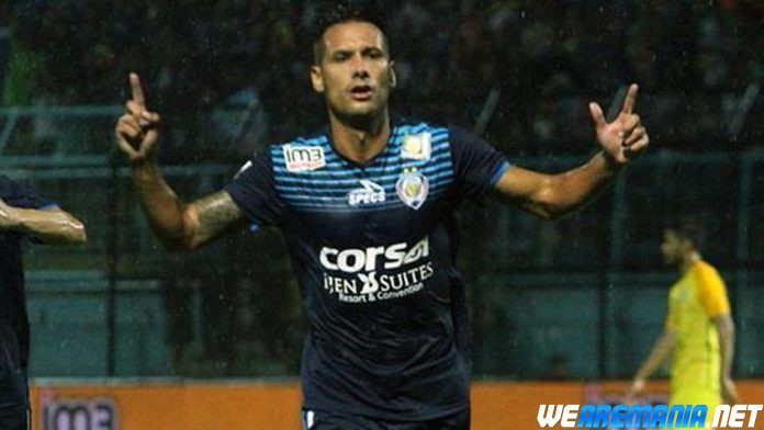Mengenang Gol Perdana Raphael Maitimo untuk Arema
