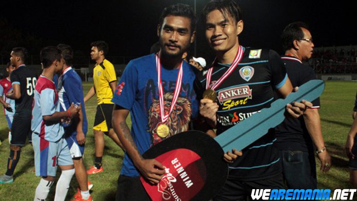 Juan Revi Auriqto dan 10 Trofi Juaranya di Arema