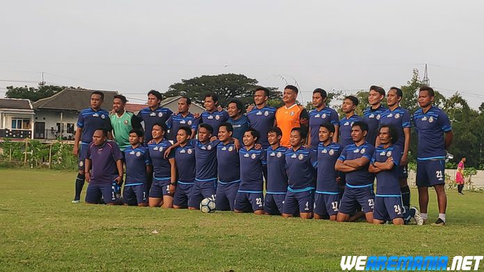 Kiper Muda Arema Cetak Gol di Charity Game
