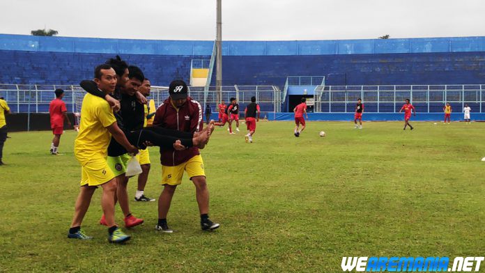 Hanif Sjahbandi dan Kartika Ajie Jadi Korban Latihan Perdana Arema