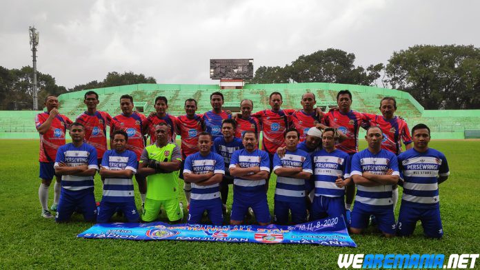 Diwarnai Hattrick Nanang Supriyadi, Arema Legend Hajar Persewangi Legend