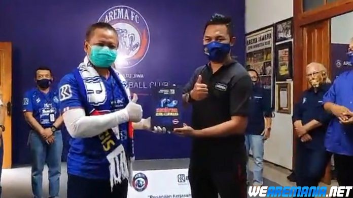 Tak Menyinggung Dualisme, Hadir Buku Ensiklopedia Arema dan Aremania