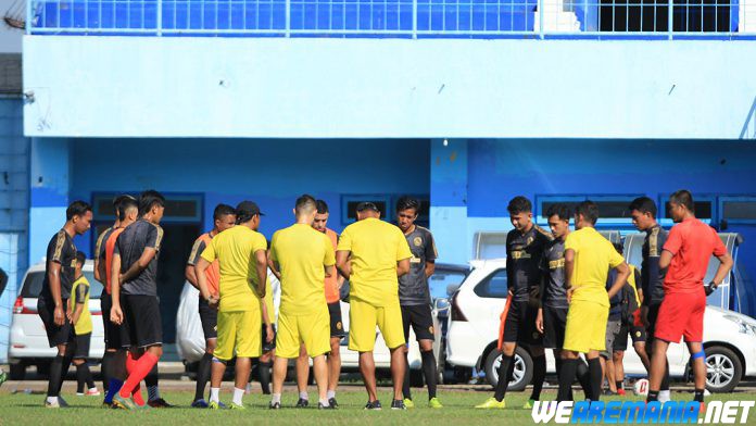 Calon Pelatih Arema Pernah Bawa Timnya Juara, Berharap Menular
