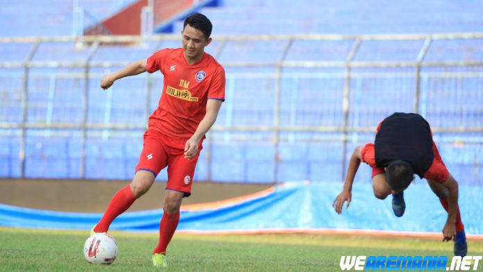 Dave Mustaine Ingin Menangkan Semua Pertandingan Bersama Arema