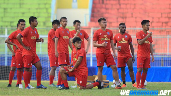 Arema ke Pantai Tak Sekadar Latihan Fisik