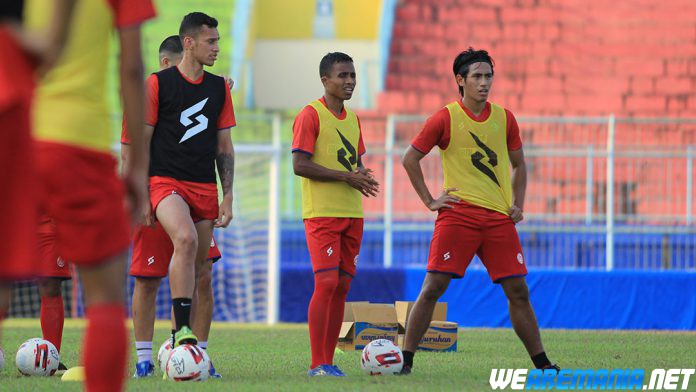 Misteri Mengapa Pelatih Anyar Arema Tak Kunjung Tiba