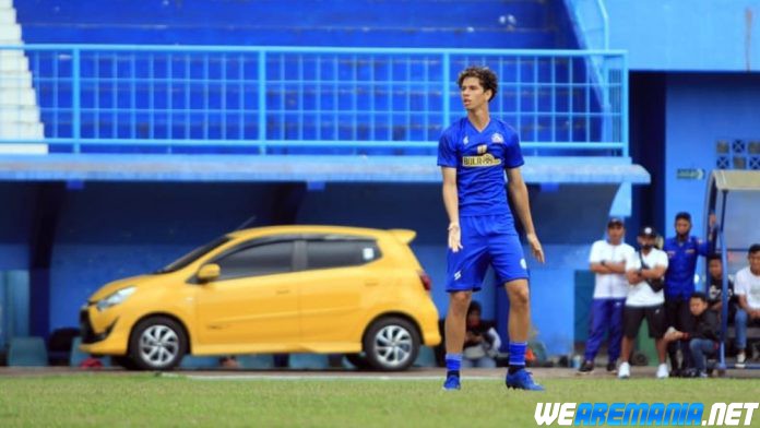 Hugo Grillo Mengalami Kesulitan Belajar Bahasa Indonesia