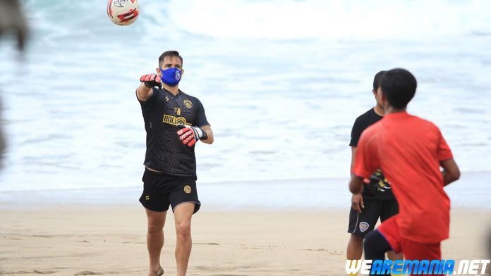 WNA Dilarang Masuk, Arema Bisa Kehilangan Pelatih dan Pemain Asing