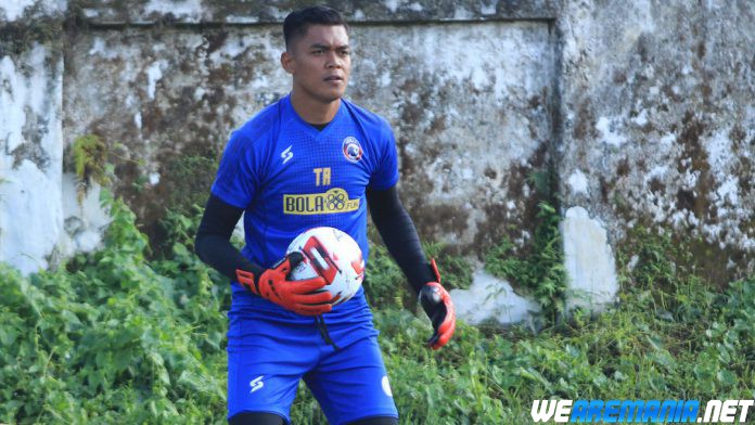 Andai Arema Datangkan Kiper Asing, Teguh Amiruddin Siap Bersaing