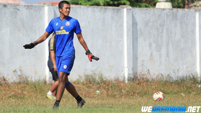 Arema Batal Datangkan Kiper Asing