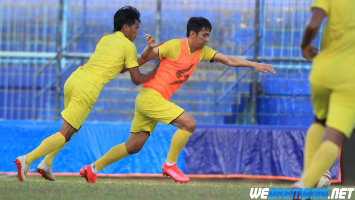 Berpeluang Masuk Tim Utama Arema, Begini Respons Jayus Hariono