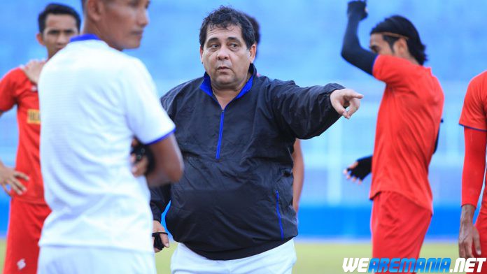 Carlos Oliveira Ungkap Kerinduan pada Keluarga