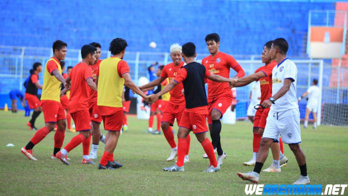 Eduardo Almeida Menganalisa Video Rekaman Laga Arema vs RANS Cilegon