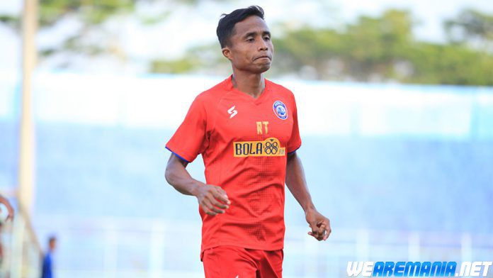 Arema Liburkan Latihan, Ridwan Tawainella Pulang Kampung