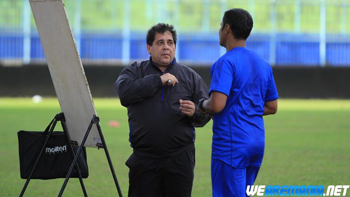 Usai Tahun Baru, Carlos Oliveira Akan Bicarakan Kontrak Anyar