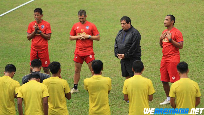 Arema Cari Pelatih Asing, Tak Sekadar Bule