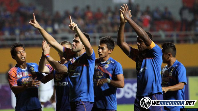 Momen Arema Juara Inter Island Cup 2014