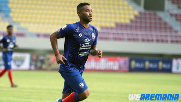 Bruno Smith Meminta Maaf Atas Penaltinya yang Gagal
