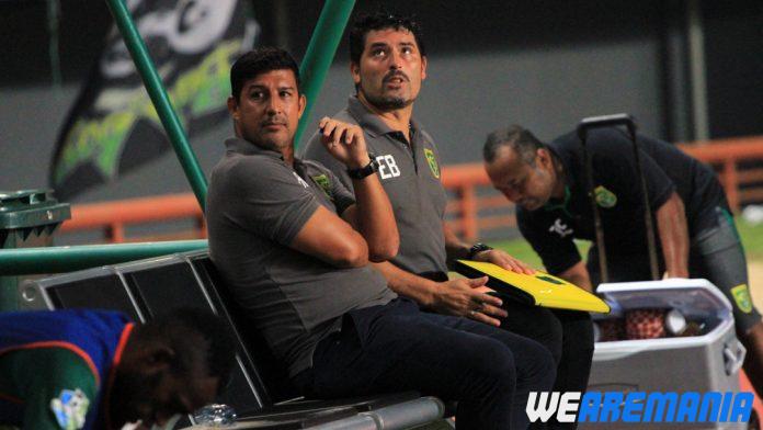 Jika Alfredo Vera Bawa Asisten, Bagaimana Komposisi Asisten Pelatih Arema?