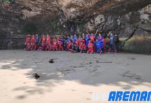 Tampang-tampang Ceria Pemain Arema Jalani Latihan Fisik di Pantai Tampang-tampang Ceria Pemain Arema Jalani Latihan Fisik di Pantai