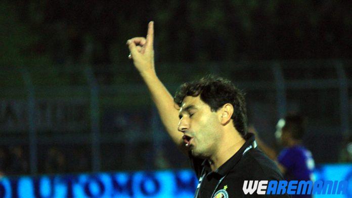Eduardo Almeida Siapkan Program Latihan Perdana Arema