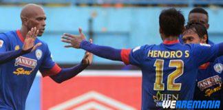 Momen Gol Perdana Hendro Siswanto di Arema