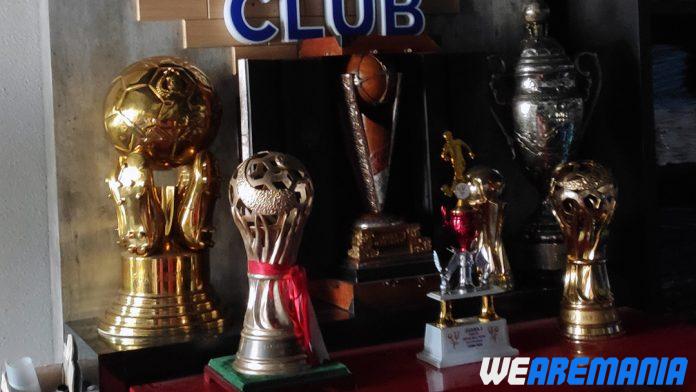 Juara ISL 2009-2010 dan Isi Lemari Trofi Juara Arema