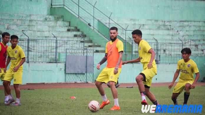 Empat Pemain Arema Absen Lawan Persib, Eduardo Almeida Santai