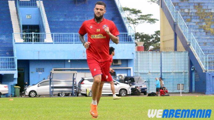 Arema Berikan Klausul Kontrak Khusus untuk Diego Michiels