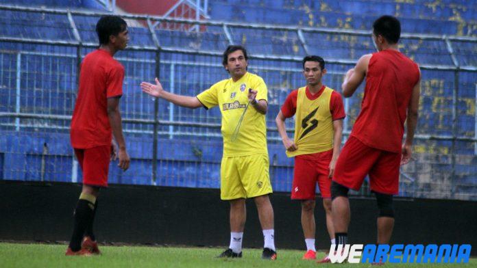 Yang Akan Dihadapi Arema adalah Persib, Bukan Tim Liga 2