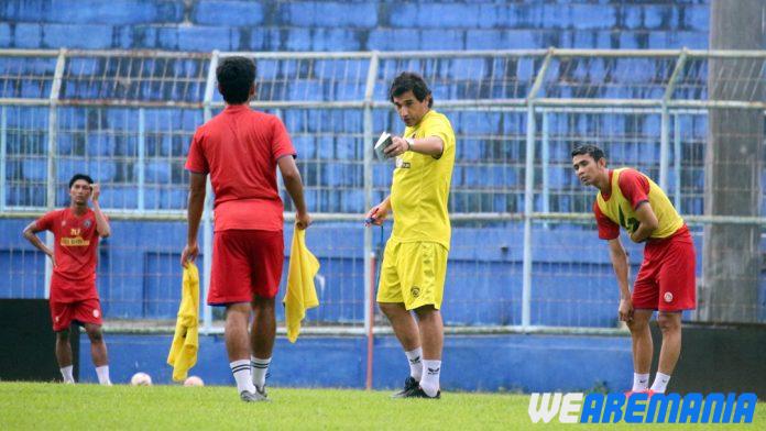 Eduardo Almeida Bicara Soal Perampingan Skuad Arema