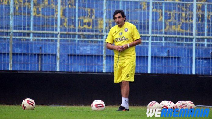 Pandemi Covid-19 Memburuk, Pelatih Arema Beri Dukungan Moril pada Nakes