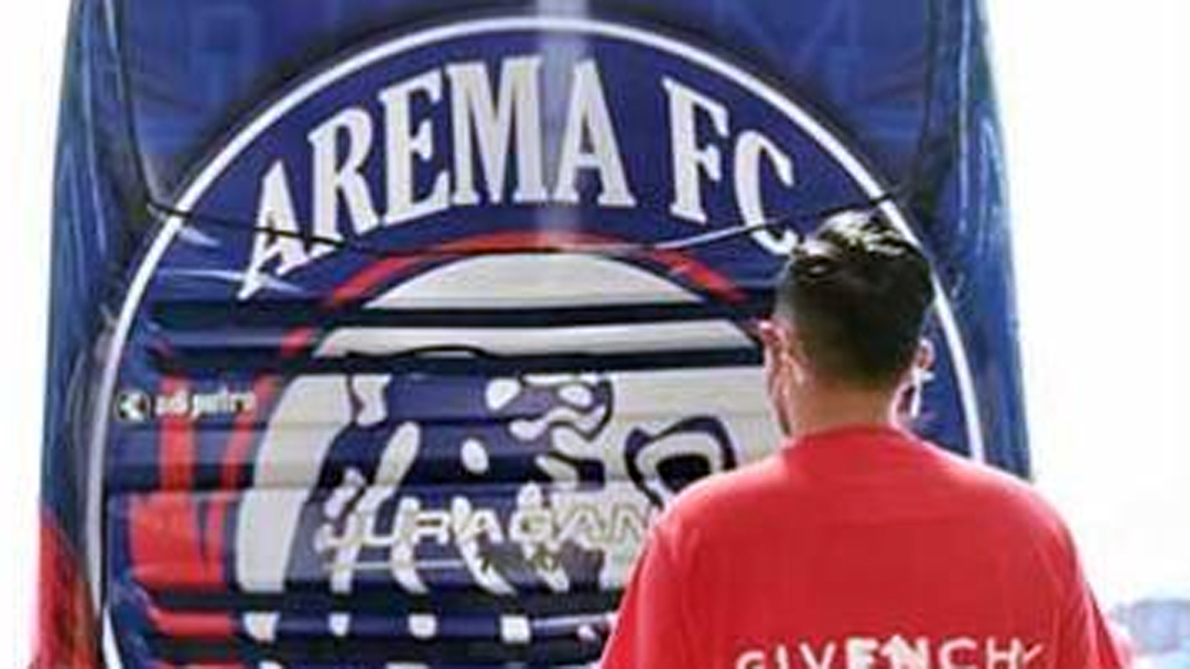 Nuansa Biru dalam Bus Anyar Arema dari Juragan99 Trans - Wearemania