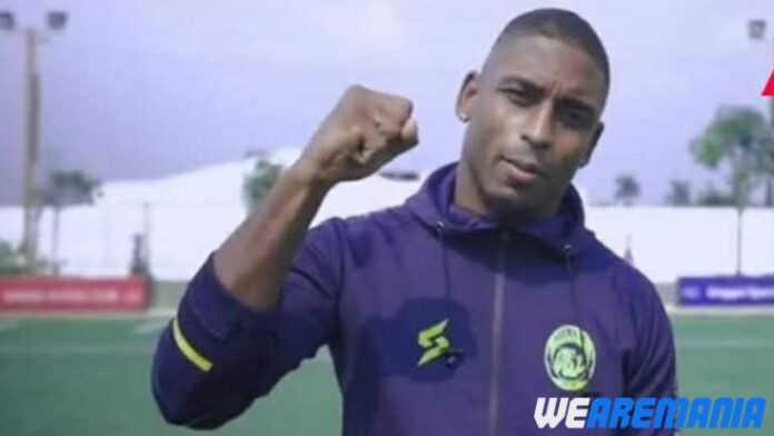 Bisa Jadi Carlos Daniel Silveira da Graca Batal Berseragam Arema