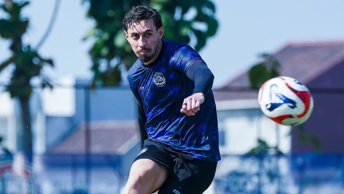 Gustavo França Ingin Ganti Nomor Punggung di Arema